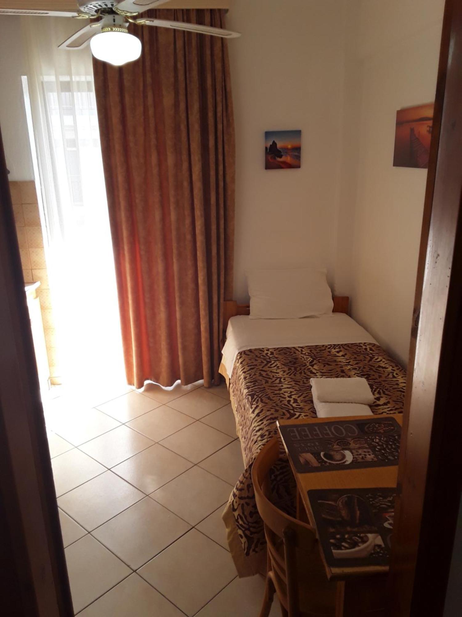 Hause Zorbas Aparthotel Paralía Dionysíou Rom bilde
